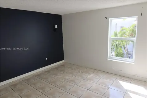 1725 W 60th Street Hialeah FL 33012