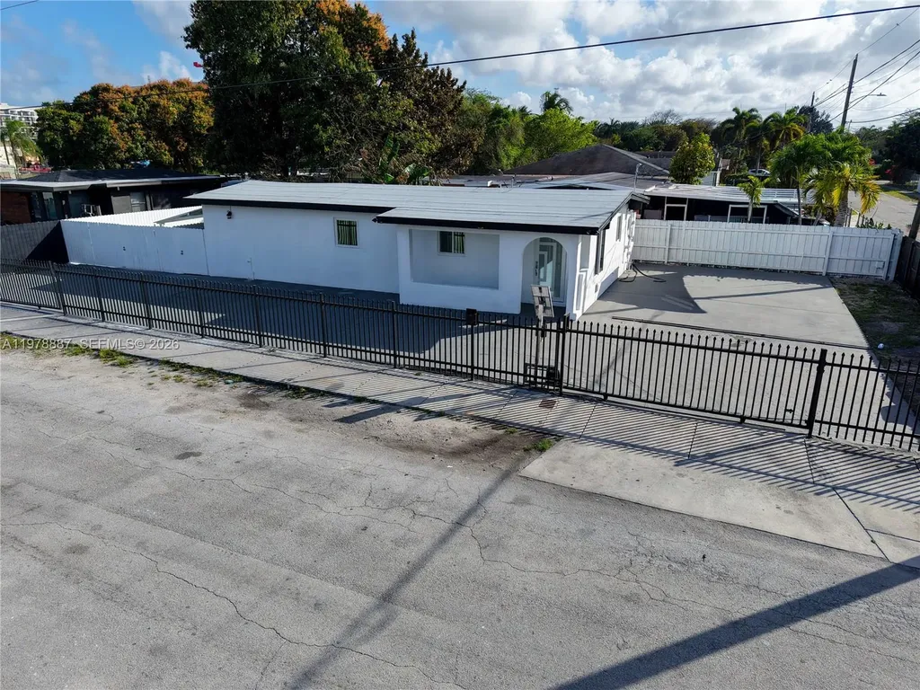 10090 W Fern Street Miami FL 33157