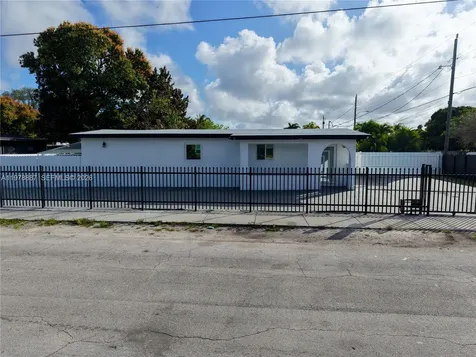 10090 W Fern Street Miami FL 33157
