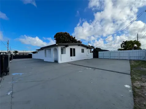 10090 W Fern Street Miami FL 33157