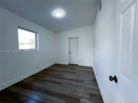 10090 W Fern Street Miami FL 33157