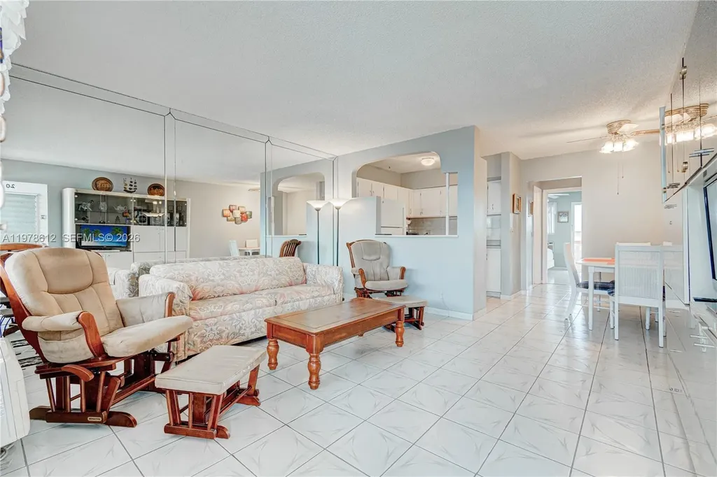 800 SW 10th Terrace Hallandale Beach FL 33009