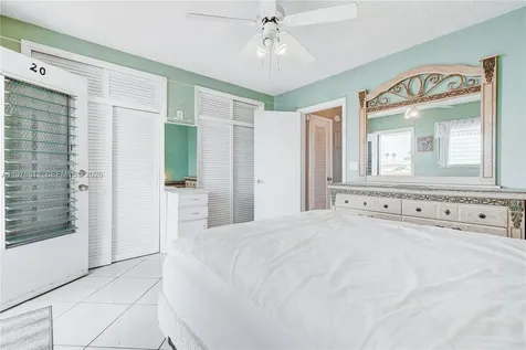 800 SW 10th Terrace Hallandale Beach FL 33009
