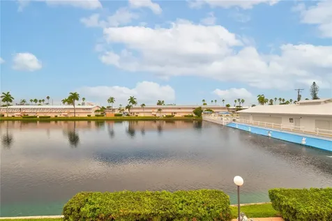800 SW 10th Terrace Hallandale Beach FL 33009