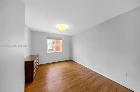 17125 N Bay Road Sunny Isles Beach FL 33160