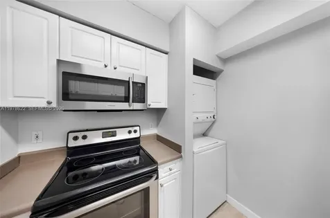 17125 N Bay Road Sunny Isles Beach FL 33160