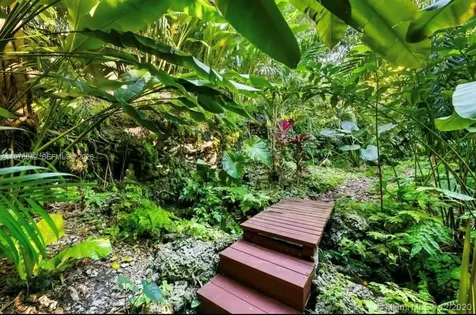 4895 SW 88th Street Miami FL 33156