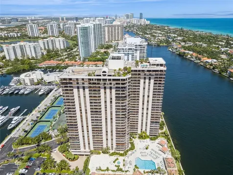 19667 Turnberry Way Aventura FL 33180