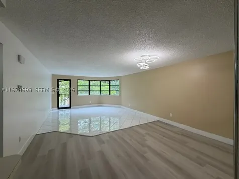 20860 San Simeon Way Miami FL 33179