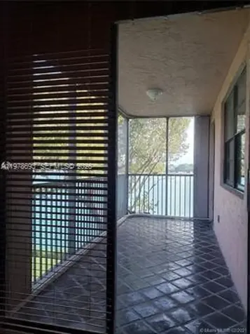 20860 San Simeon Way Miami FL 33179