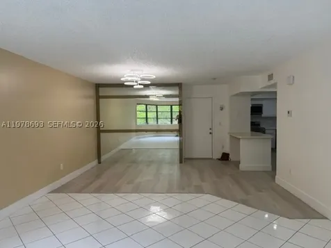 20860 San Simeon Way Miami FL 33179