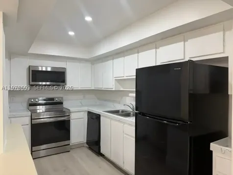20860 San Simeon Way Miami FL 33179