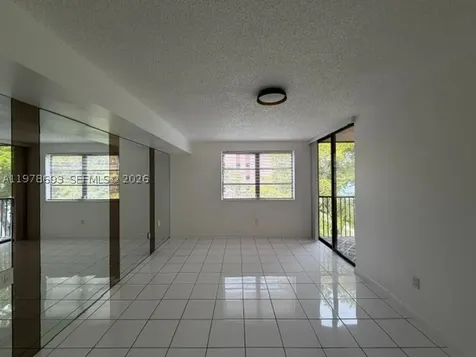 20860 San Simeon Way Miami FL 33179