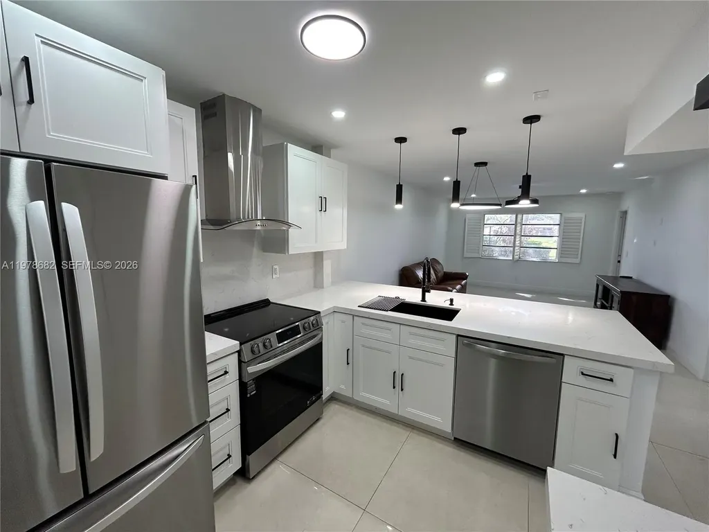 300 Berkley Road Hollywood FL 33024