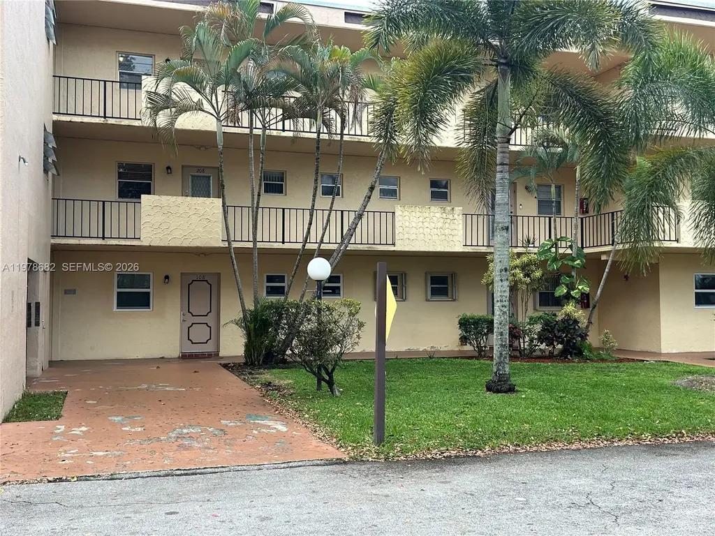 300 Berkley Road Hollywood FL 33024