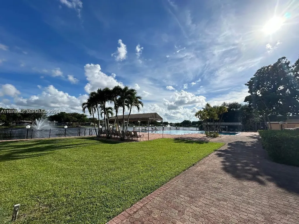 300 Berkley Road Hollywood FL 33024
