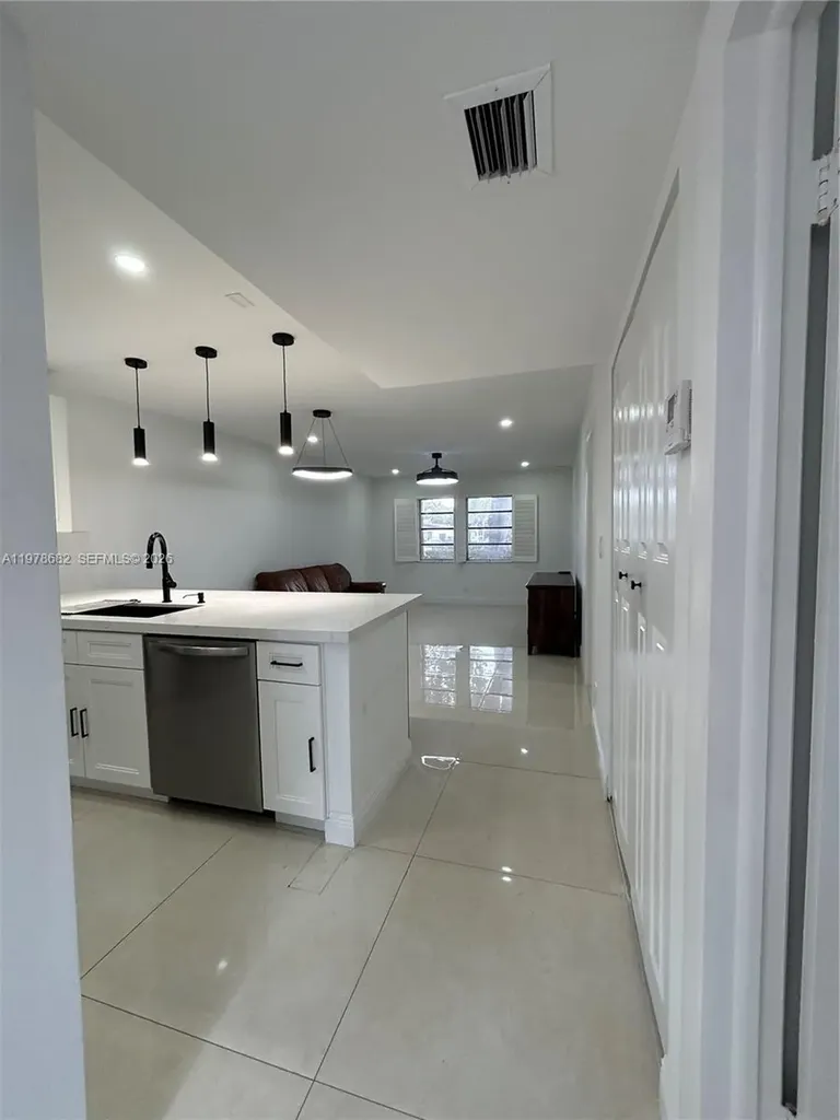 300 Berkley Road Hollywood FL 33024