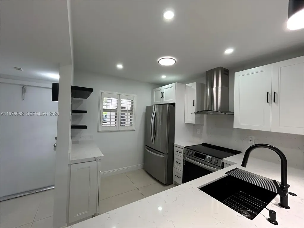 300 Berkley Road Hollywood FL 33024