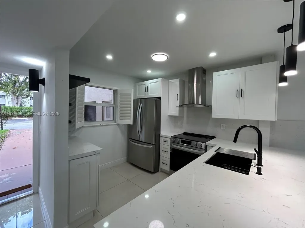 300 Berkley Road Hollywood FL 33024