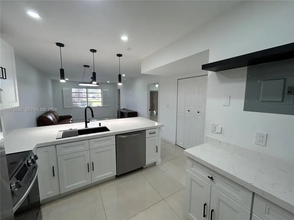 300 Berkley Road Hollywood FL 33024