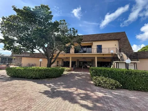 300 Berkley Road Hollywood FL 33024