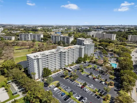 4015 W Palm Aire Drive Pompano Beach FL 33069