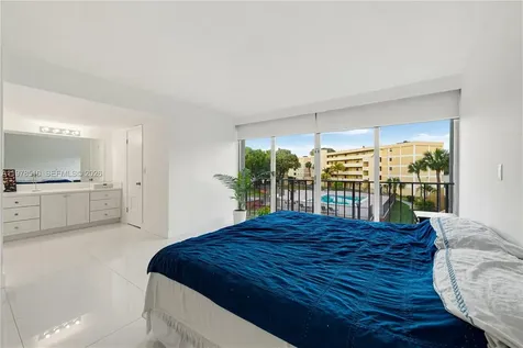 9210 Fontainebleau Boulevard Miami FL 33172