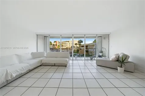 9210 Fontainebleau Boulevard Miami FL 33172