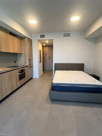121 NE 5th Street Miami FL 33132