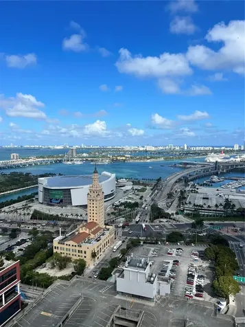121 NE 5th Street Miami FL 33132