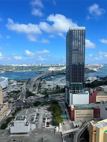 121 NE 5th Street Miami FL 33132