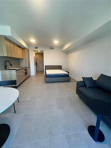 121 NE 5th Street Miami FL 33132