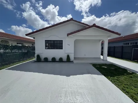 2682 W 70th Place Hialeah FL 33016