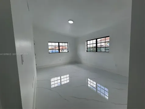 2682 W 70th Place Hialeah FL 33016