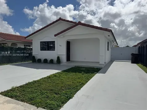 2682 W 70th Place Hialeah FL 33016