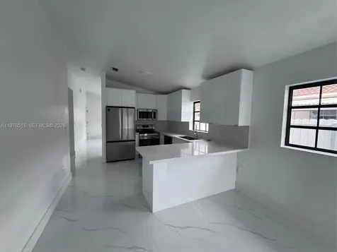 2682 W 70th Place Hialeah FL 33016