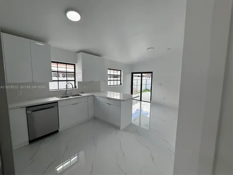 2682 W 70th Place Hialeah FL 33016
