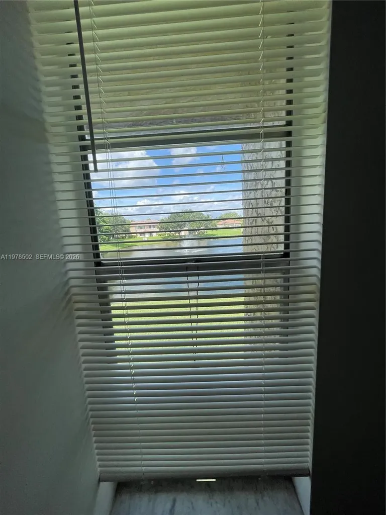 918 Twin Lakes Drive Coral Springs FL 33071
