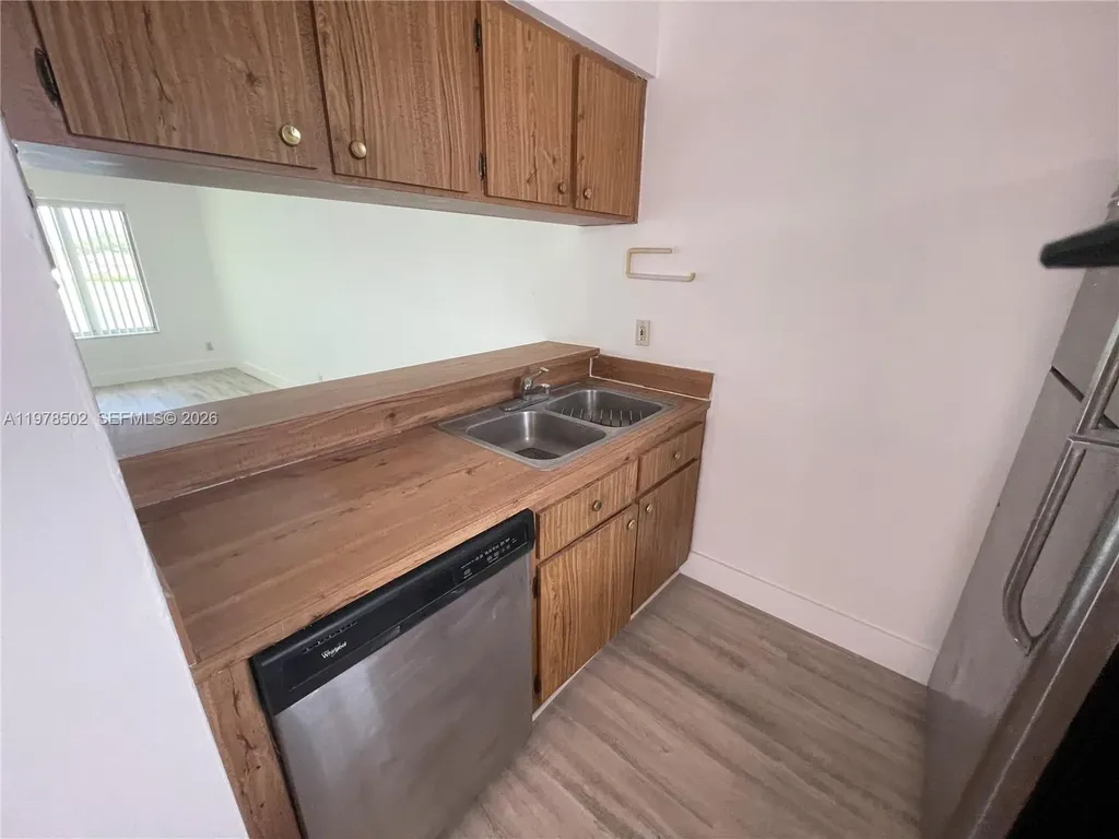 918 Twin Lakes Drive Coral Springs FL 33071