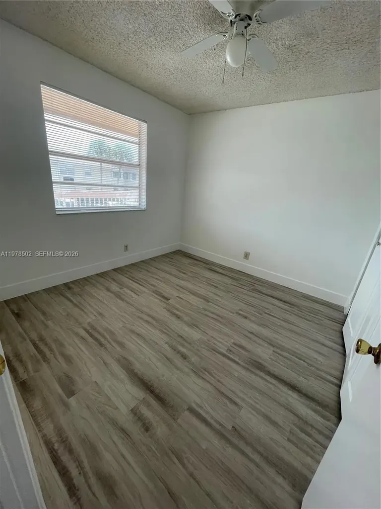 918 Twin Lakes Drive Coral Springs FL 33071