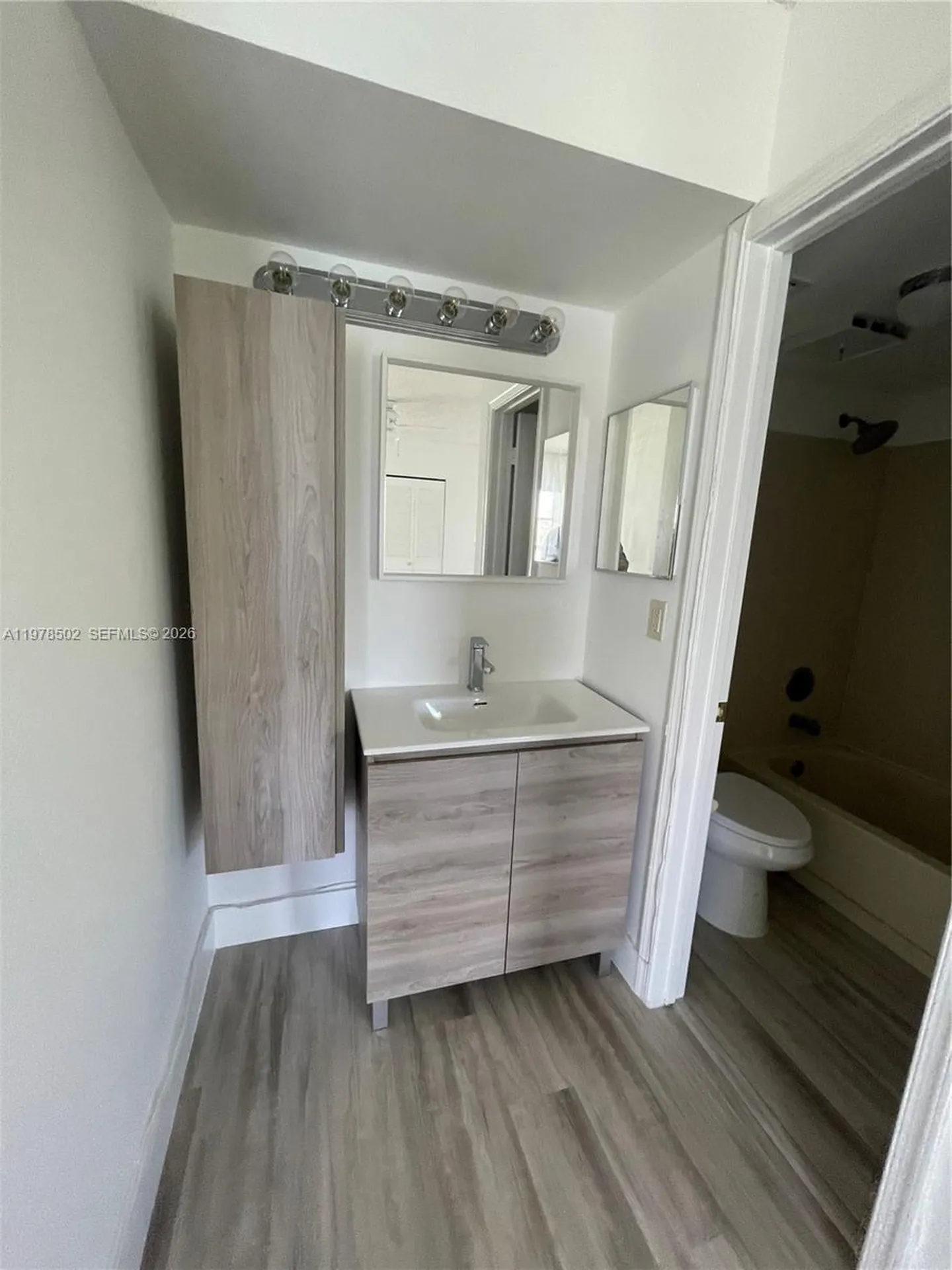 918 Twin Lakes Drive Coral Springs FL 33071