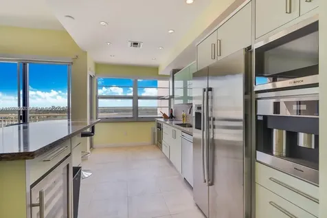 18031 Biscayne Boulevard Aventura FL 33160