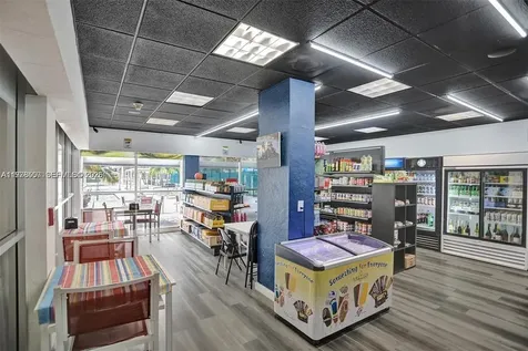 18031 Biscayne Boulevard Aventura FL 33160