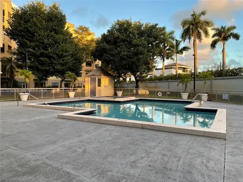 8323 Lake Drive Doral FL 33166