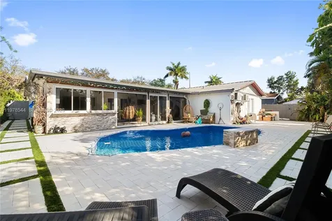 1140 N Douglas Road Pembroke Pines FL 33024