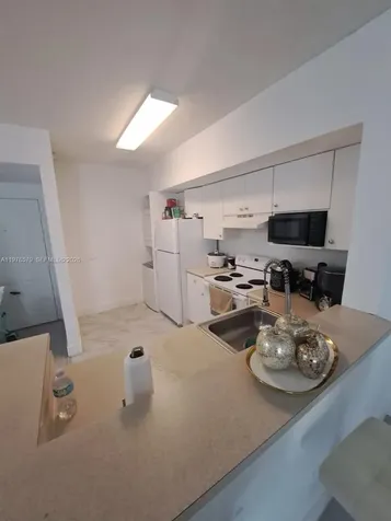 5077 NW 7th Street Miami FL 33126