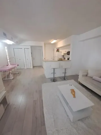 5077 NW 7th Street Miami FL 33126