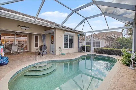 317 Stella Maris Drive S Naples FL 34114