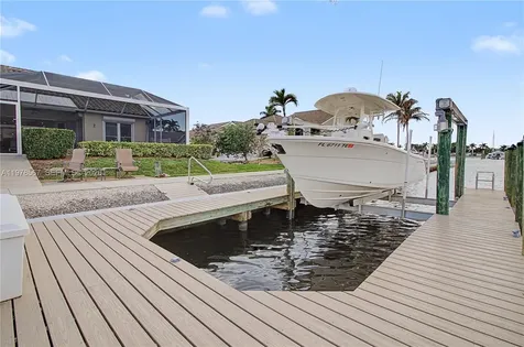 317 Stella Maris Drive S Naples FL 34114