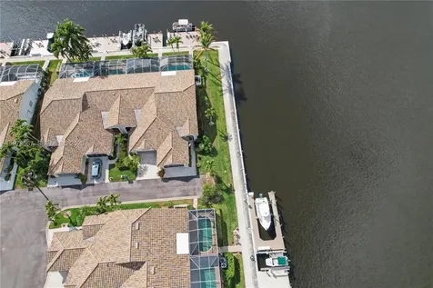 317 Stella Maris Drive S Naples FL 34114